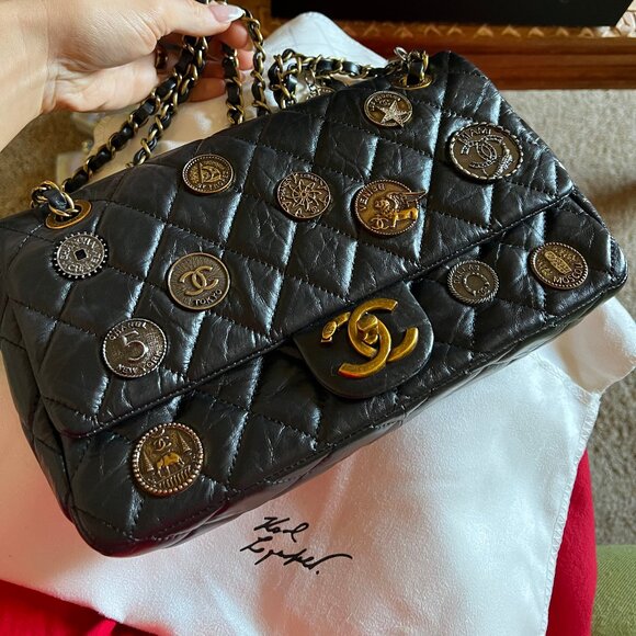 RARE Chanel Bag Flap Coin - Picture 1 of 3